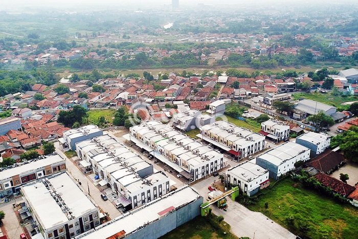 Rumah Siap Pakai area Karawang Barat, Karawang, LT 97m2m² Bangunan 148m2m² Rumah Siap Pakai area Karawang Barat, Karawang, LT 97m2m² Bangunan 148m2m²