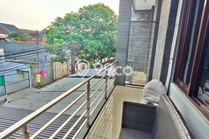 Rumah Elit Modern Siap Huni di BKR Bandung Rumah Elit Modern Siap Huni di BKR Bandung