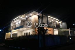 Ready to Use! Luxury House LT 290m2 Desain Elegan di Turangga Ready to Use! Luxury House LT 290m2 Desain Elegan di Turangga