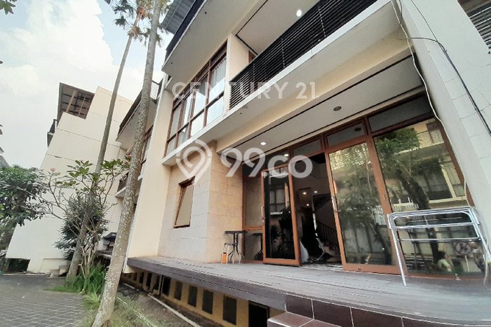 Rumah Elit Modern Tanpa Renovasi di Setra Duta Bandung Rumah Elit Modern Tanpa Renovasi di Setra Duta Bandung