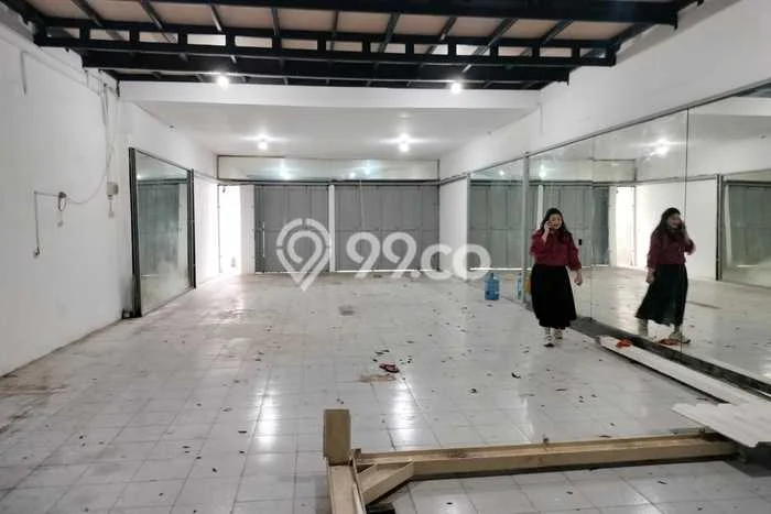 Ruko Disewa di Bandung dengan LB 200m2 Area Komersial Ramai Ruko Disewa di Bandung dengan LB 200m2 Area Komersial Ramai