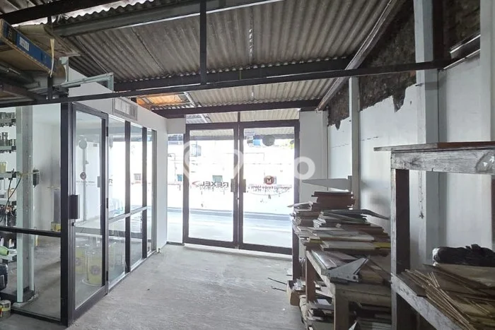 Ruko Dijual di Prime Area Bandung Luas 220m2 Ruko Dijual di Prime Area Bandung Luas 220m2