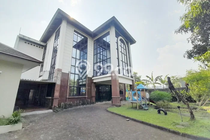 Unit Komersial Dijual di Bandung LT 1911m2 & LB 900m2 Unit Komersial Dijual di Bandung LT 1911m2 & LB 900m2