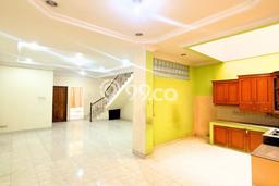 HOT LISTING! Rumah Siap Huni area Taman Ratu, Luas 117m² LB 200m² HOT LISTING! Rumah Siap Huni area Taman Ratu, Luas 117m² LB 200m²