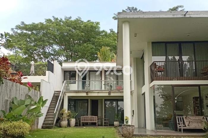 Vila Terawat Kawasan Prigen, Dimensi 360m2m², Lingkungan Tenang dan aman Vila Terawat Kawasan Prigen, Dimensi 360m2m², Lingkungan Tenang dan aman