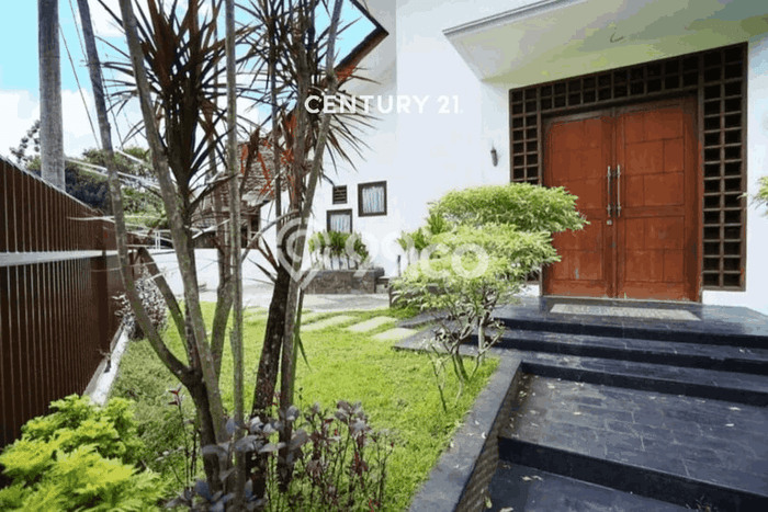 Rumah Mewah LB 200m2 Siap Huni Desain Elegan di Bintaro, Tangerang Selatan Rumah Mewah LB 200m2 Siap Huni Desain Elegan di Bintaro, Tangerang Selatan