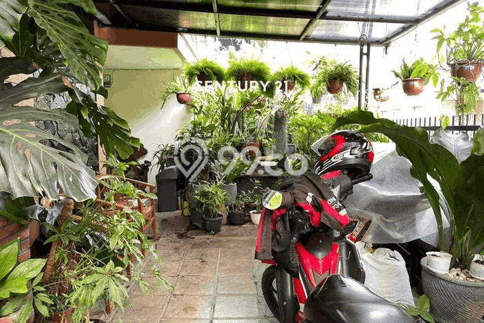 Rumah Luas Asri 3 KT Siap Huni di Graha Raya Bintaro Tangerang Selatan Rumah Luas Asri 3 KT Siap Huni di Graha Raya Bintaro Tangerang Selatan