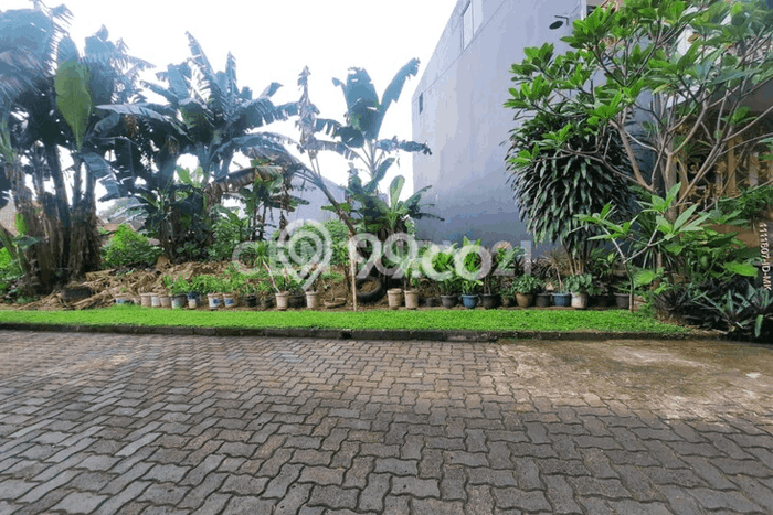 Tanah Dijual Lokasi Strategis di Tangerang Selatan dengan Luas 400m2 Tanah Dijual Lokasi Strategis di Tangerang Selatan dengan Luas 400m2