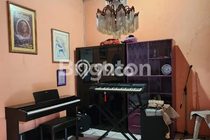 Hunian Mewah Siap Huni LT 160m2 di Cipayung, Jakarta Timur Hunian Mewah Siap Huni LT 160m2 di Cipayung, Jakarta Timur