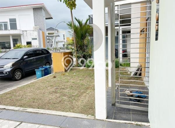 Disewakan! Rumah 4 Kamar Tidur &
4 Kamar Mandi di Batam Centre, Batam Disewakan! Rumah 4 Kamar Tidur &
4 Kamar Mandi di Batam Centre, Batam