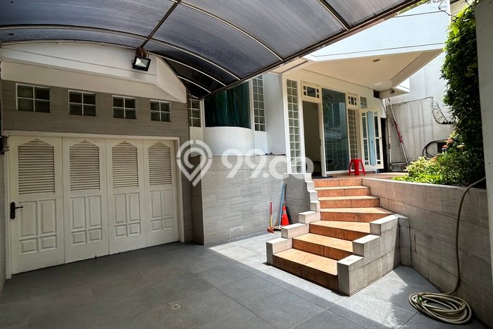 Rumah Luxury Modern Siap Huni di Cawang Jakarta Timur Rumah Luxury Modern Siap Huni di Cawang Jakarta Timur