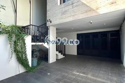 Hunian Impian Keluarga! Rumah 2 Lantai area Tebet, Jakarta Selatan, LT 124m² Bangunan 300m² Hunian Impian Keluarga! Rumah 2 Lantai area Tebet, Jakarta Selatan, LT 124m² Bangunan 300m²