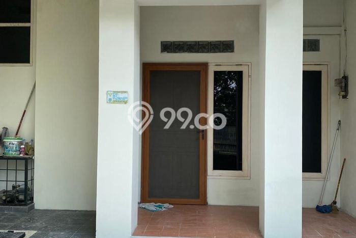 Rumah Mewah LB 75m2 Siap Pakai Desain Elegan di Taman Cosmos, Jakarta Barat Rumah Mewah LB 75m2 Siap Pakai Desain Elegan di Taman Cosmos, Jakarta Barat