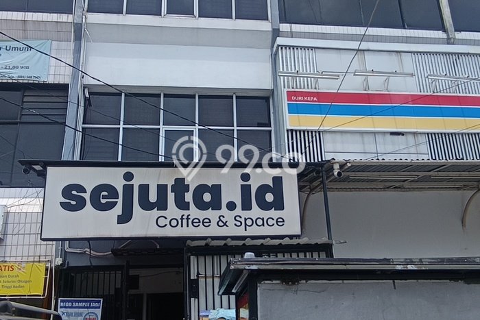 Ruko Dijual di Prime Area Jakarta Barat Luas 250m2 Ruko Dijual di Prime Area Jakarta Barat Luas 250m2