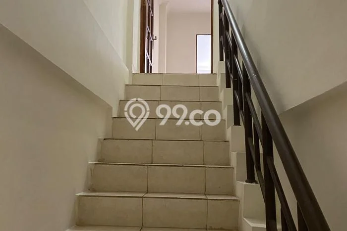 Rumah Mewah LB 75m2 Siap Pakai Desain Elegan di Taman Cosmos, Jakarta Barat Rumah Mewah LB 75m2 Siap Pakai Desain Elegan di Taman Cosmos, Jakarta Barat