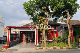SPECIAL PRICE! Rumah area Colomadu, 3 KT, Dekat Fasilitas Umum, LT 150m2m² Bangunan 120m2m² SPECIAL PRICE! Rumah area Colomadu, 3 KT, Dekat Fasilitas Umum, LT 150m2m² Bangunan 120m2m²