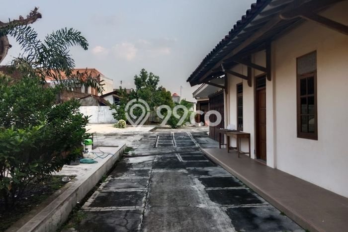 For Sale Rumah Mewah Exclusive di Banjarsari, Surakarta For Sale Rumah Mewah Exclusive di Banjarsari, Surakarta