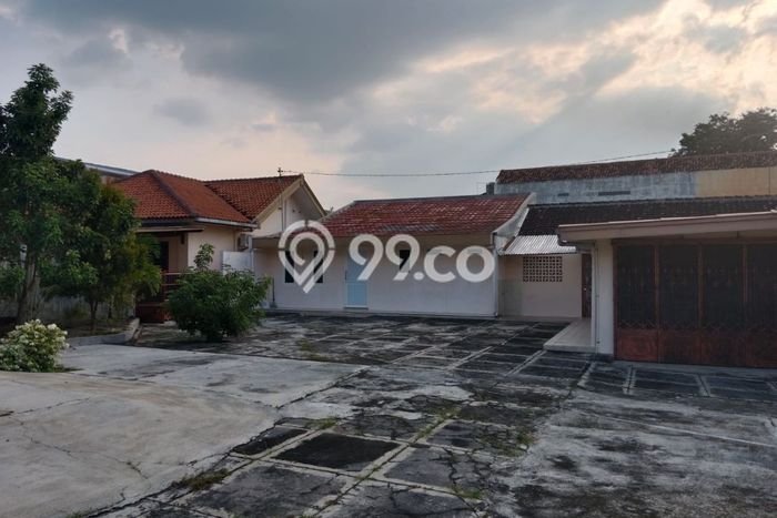 For Sale Rumah Mewah Exclusive di Banjarsari, Surakarta For Sale Rumah Mewah Exclusive di Banjarsari, Surakarta