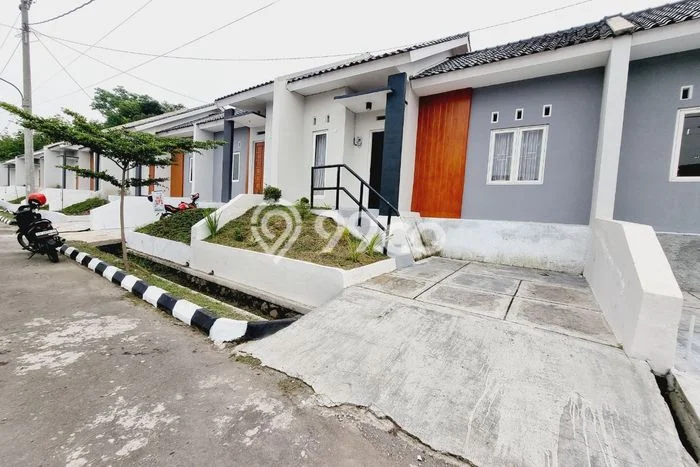 Dijual Rumah Siap Huni di Gondangrejo Karanganyar Harga Rp 356 Juta LT 84m2 Dijual Rumah Siap Huni di Gondangrejo Karanganyar Harga Rp 356 Juta LT 84m2