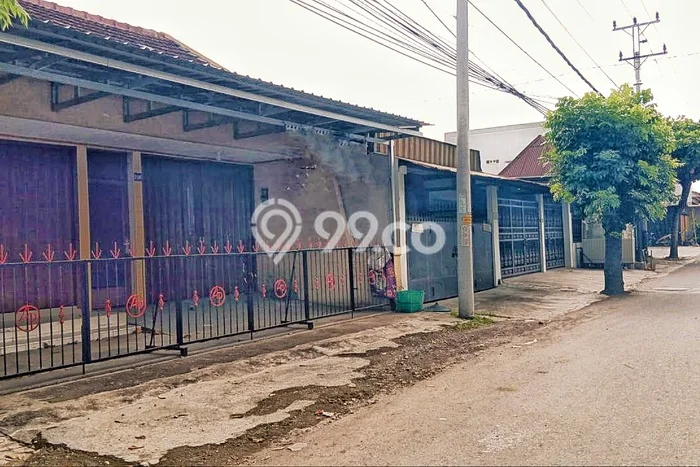 Ruko Dijual di Laweyan LT 195m2, LB 210m2 untuk Investasi Ruko Dijual di Laweyan LT 195m2, LB 210m2 untuk Investasi