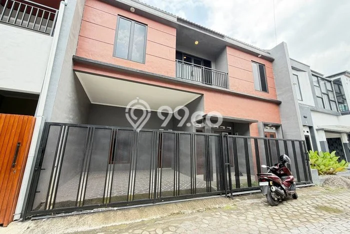 Lokasi strategis! Rumah siap pakai dikontrakkan di Colomadu LB 137m2 Lokasi strategis! Rumah siap pakai dikontrakkan di Colomadu LB 137m2