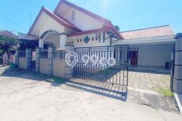 Rumah Terawat di Banjarsari, Surakarta, LT 197m2m², LB 170m2m² Rumah Terawat di Banjarsari, Surakarta, LT 197m2m², LB 170m2m²