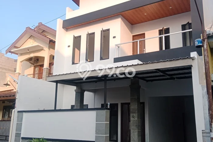 Rumah Modern Cantik 4 Kamar Siap Huni di Colomadu Rumah Modern Cantik 4 Kamar Siap Huni di Colomadu