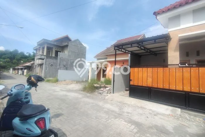 Rumah Modern LB/LT 60m2/81m2 Dijual Area Kartosuro, Sukoharjo Rumah Modern LB/LT 60m2/81m2 Dijual Area Kartosuro, Sukoharjo