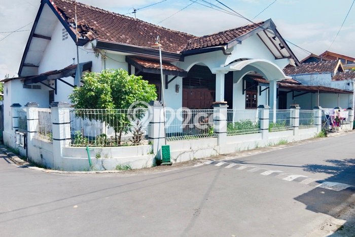 Rumah Strategis Modern Lb 170m2 di Colomadu, Karanganyar Rumah Strategis Modern Lb 170m2 di Colomadu, Karanganyar