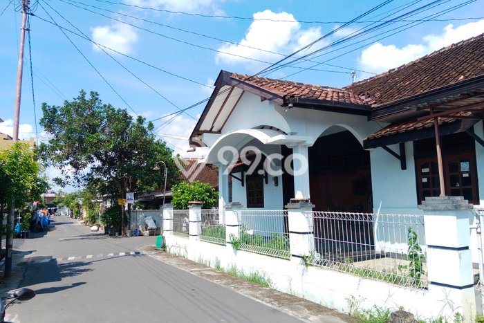 Rumah Strategis Modern Lb 170m2 di Colomadu, Karanganyar Rumah Strategis Modern Lb 170m2 di Colomadu, Karanganyar