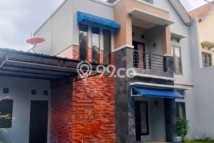 Rumah Cantik Siap Huni Di Laweyan Luas 170m2 Lokasi Strategis Rumah Cantik Siap Huni Di Laweyan Luas 170m2 Lokasi Strategis