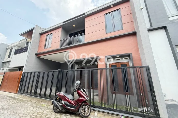 Lokasi strategis! Rumah siap pakai dikontrakkan di Colomadu LB 137m2 Lokasi strategis! Rumah siap pakai dikontrakkan di Colomadu LB 137m2