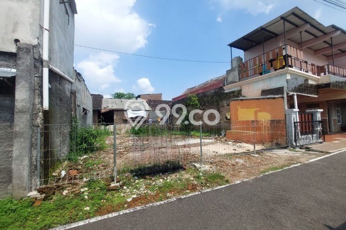 Lahan Strategis di Laweyan Dijual dengan Luas 110m2 Lahan Strategis di Laweyan Dijual dengan Luas 110m2