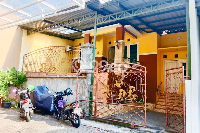 Hunian Cantik Modern Lb 108m2 di Jebres, Surakarta Hunian Cantik Modern Lb 108m2 di Jebres, Surakarta