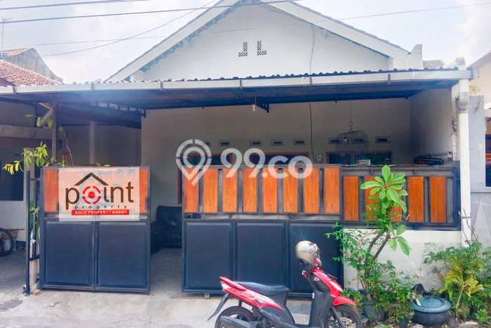 Lokasi strategis! Rumah siap huni disewakan di Laweyan LB 60m2 Lokasi strategis! Rumah siap huni disewakan di Laweyan LB 60m2