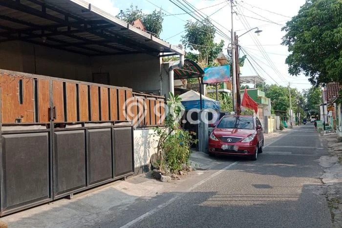 Lokasi strategis! Rumah siap huni disewakan di Laweyan LB 60m2 Lokasi strategis! Rumah siap huni disewakan di Laweyan LB 60m2