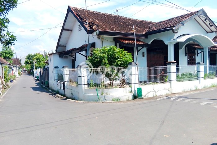 Rumah Strategis Modern Lb 170m2 di Colomadu, Karanganyar Rumah Strategis Modern Lb 170m2 di Colomadu, Karanganyar