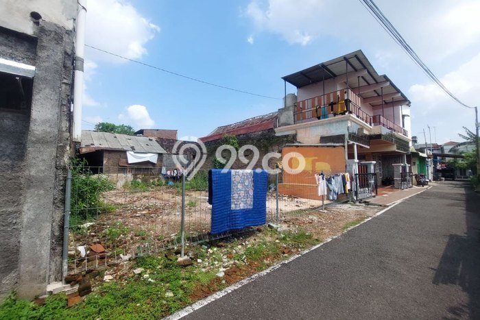 Lahan Strategis di Laweyan Dijual dengan Luas 110m2 Lahan Strategis di Laweyan Dijual dengan Luas 110m2