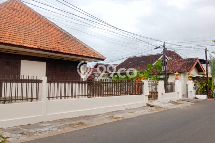 Rumah Cantik Siap Pakai Di Laweyan Luas 200m2 Lokasi Strategis Rumah Cantik Siap Pakai Di Laweyan Luas 200m2 Lokasi Strategis