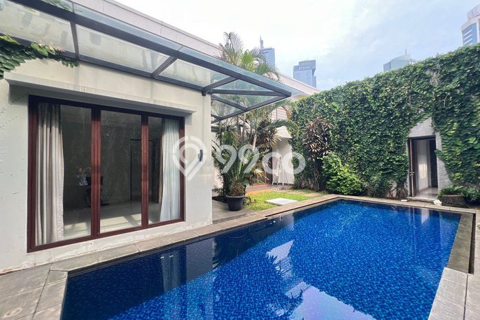 Lokasi terbaik! Rumah siap huni disewakan di Menteng LB 550m2 Lokasi terbaik! Rumah siap huni disewakan di Menteng LB 550m2