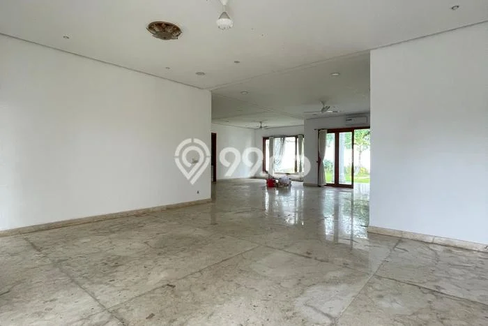 Lokasi strategis! Rumah siap huni disewakan di Cilandak LB 1000m2 Lokasi strategis! Rumah siap huni disewakan di Cilandak LB 1000m2