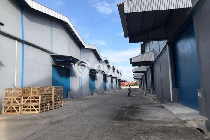 Gudang Komersial Disewakan di Karawang Barat Karawang Luas 1000m2 Gudang Komersial Disewakan di Karawang Barat Karawang Luas 1000m2