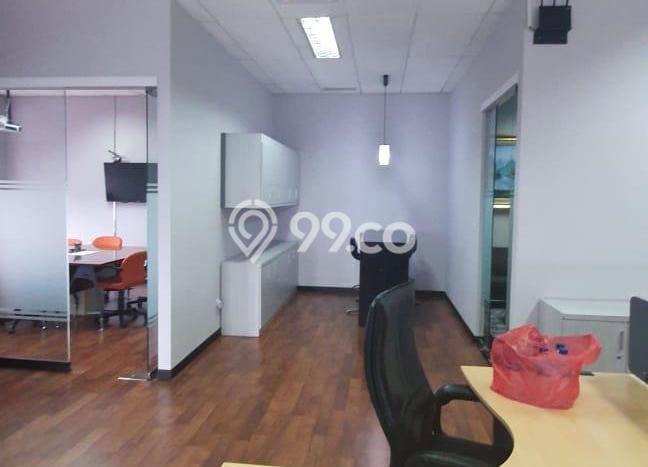 Unit Kantor disewakan di Kelapa Gading Jakarta Utara dengan LT 180m2 / LB 180m2 Unit Kantor disewakan di Kelapa Gading Jakarta Utara dengan LT 180m2 / LB 180m2