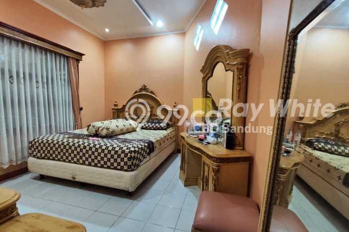 Rumah Eksklusif lokasi Cijerah, Bandung, Luas 150m² LB 170m² Rumah Eksklusif lokasi Cijerah, Bandung, Luas 150m² LB 170m²