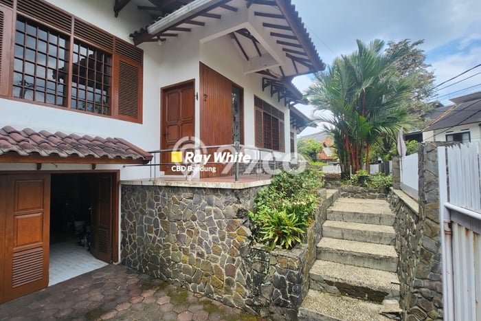 Jual Rumah Luas Elegan Dengan View Eksklusif di Bandung Kota, Bandung Jual Rumah Luas Elegan Dengan View Eksklusif di Bandung Kota, Bandung