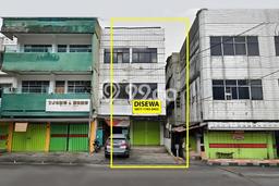 Ruko disewakan di Tanjung Karang Pusat Bandar Lampung dengan luas bangunan 180m2 Ruko disewakan di Tanjung Karang Pusat Bandar Lampung dengan luas bangunan 180m2