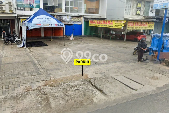 Unit Ruko disewakan di Way Halim Bandar Lampung dengan LT 116m2 / LB 180m2 Unit Ruko disewakan di Way Halim Bandar Lampung dengan LT 116m2 / LB 180m2