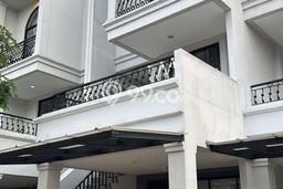 Rumah sewa siap huni 3 KT di Pantai Indah Kapuk, Jakarta Utara Rumah sewa siap huni 3 KT di Pantai Indah Kapuk, Jakarta Utara