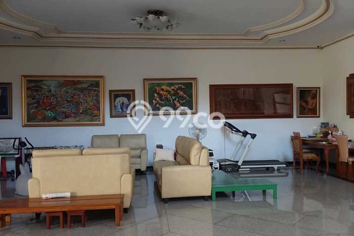 Rumah Luxury Modern Tanpa Renovasi di Dharma Husada Surabaya Rumah Luxury Modern Tanpa Renovasi di Dharma Husada Surabaya