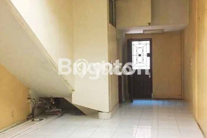 LOKASI STRATEGIS! Ruko Disewakan Kawasan Medan Area, Luas 240m², Area Bisnis LOKASI STRATEGIS! Ruko Disewakan Kawasan Medan Area, Luas 240m², Area Bisnis